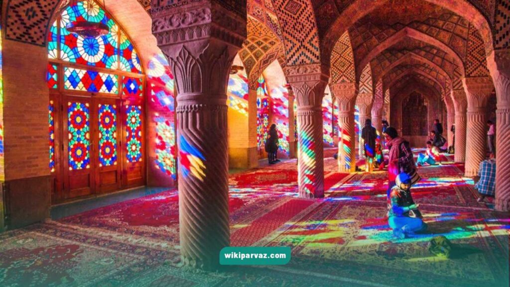 هنر زیبایی جاهای دیدنی شیراز در مسجد نصیرالملک