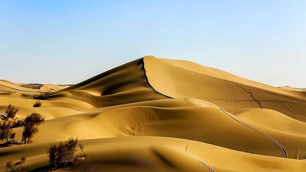 کویر ورزنه یکی از جاهای دیدنی اصفهان