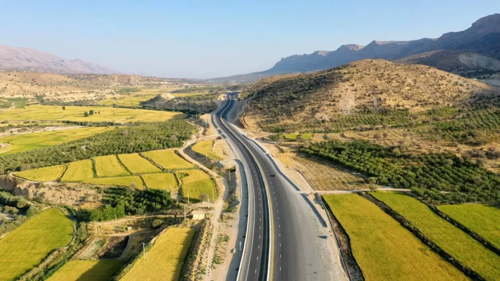 آزادراه شیراز اصفهان